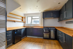 Kitchen/Breakfast Room- click for photo gallery